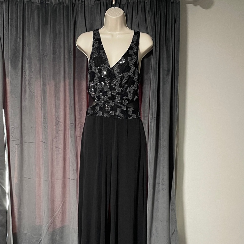 Gorgeous Black Sequin Sleeveless pantsuit